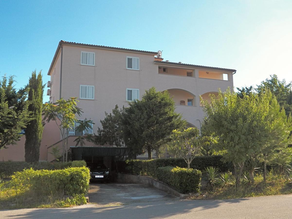 Adria Apartman *